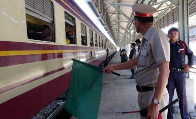 รฟท.แจงเหตุรถไฟชนคนแยกยมราช