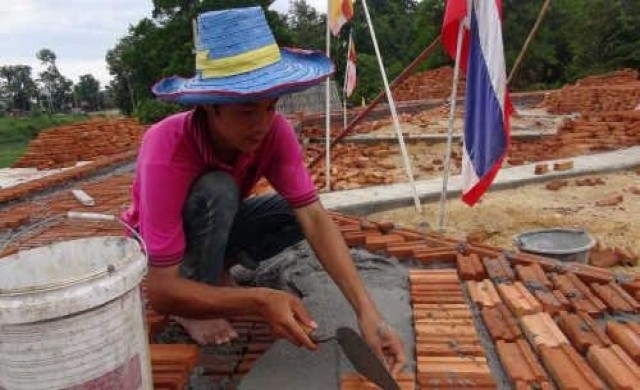 ชาวพม่าสร้าง'เจดีย์ไทย-พม่า'ถวายวัดคลองแห