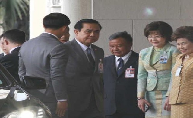 นายกฯ เข้าทำงานทำเนียบวันแรก