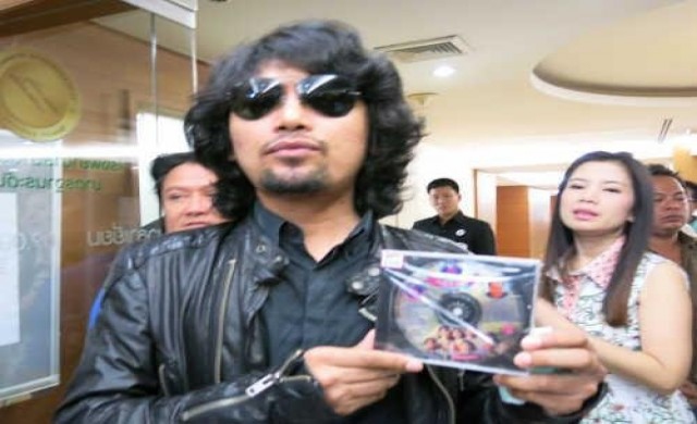 'เสก-เมีย'ต่างฝ่ายต่างแฉ-ตอบโต้รุนแรงขึ้น