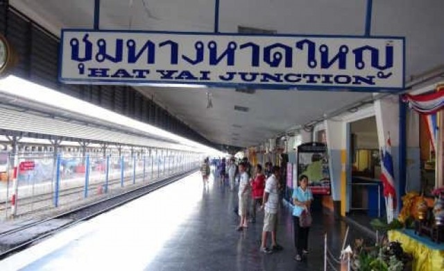 เปิดเดินรถไฟสายใต้-ขบวนท้องถิ่นรอจัดระบบใหม่