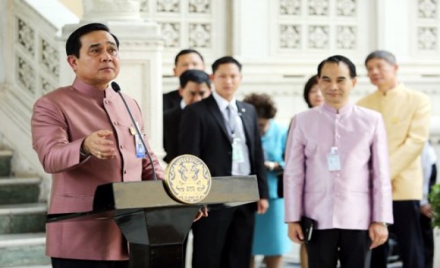 นายกฯพร้อมบินนอกแจงทุกเรื่อง