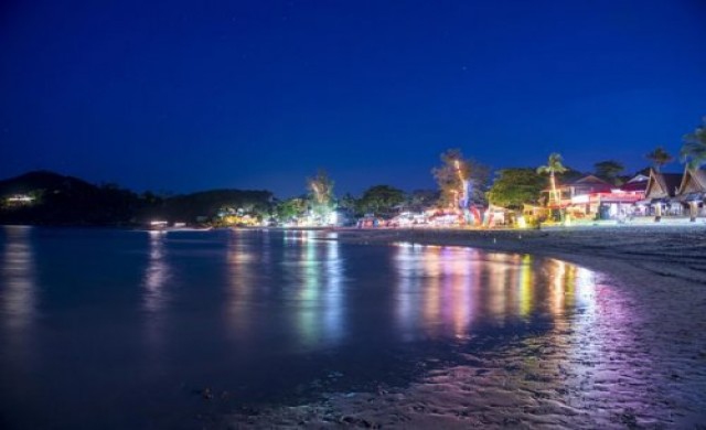 พะงัน...วันที่จันทร์ไม่เต็มดวง