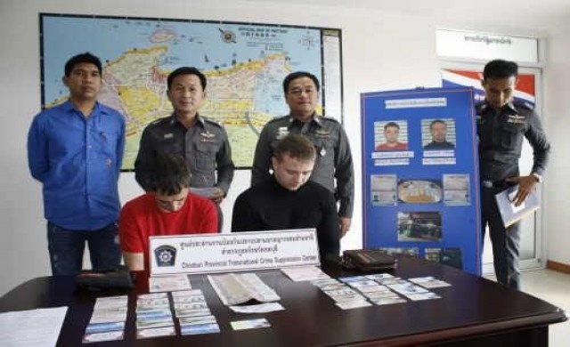 จับ2รัสเซียใช้บัตรเอทีเอ็มปลอมในเมืองพัทยา