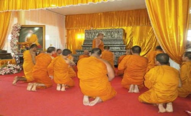 เปิดโลงพระเกจิดัง1ปีร่างไม่เน่าเปื่อย