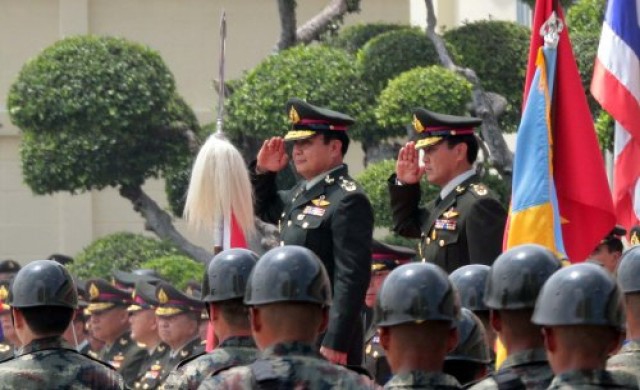 พิธีส่งมอบผบ.ทบ.คนใหม่