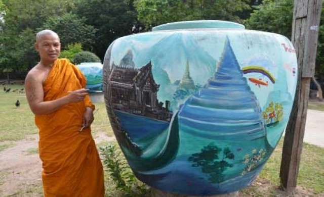 สมภารไอเดียเก๋วาดภาพระบายสีโอ่งน้ำ