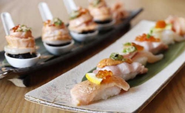 Miharu  ซากุระบานบนซอยศาลาแดง