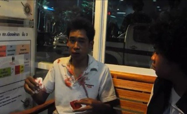 แก๊งวัยรุ่นดักรุมสกรัมแฝดพี่อ่วมรับแทนน้อง
