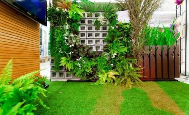 ภูมิสถาปัตย์แนวตั้ง