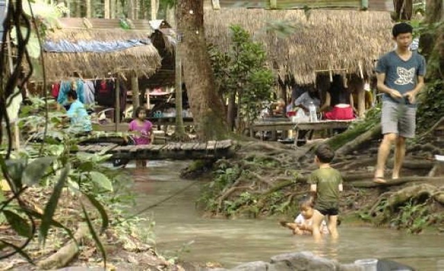 ร้องซุ้มอาหารทำน้ำผุดทัพลาวสกปรก