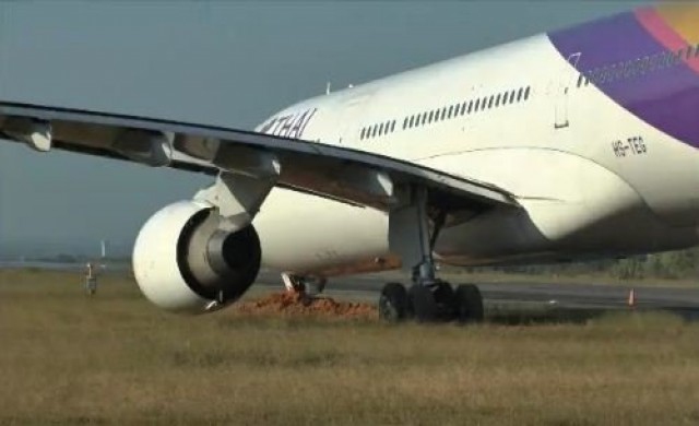 ปิดสนามบินทั้งวันรอกู้TG047ตกรันเวย์