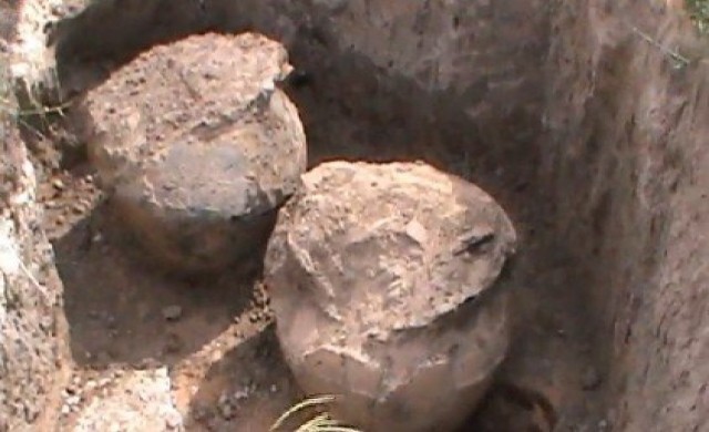 พบไหโบราณ4ใบอายุกว่า2พันปี