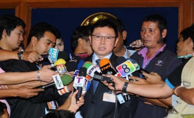 ปธ.ยกร่างรธน.ลุยพบ'เพื่อไทย'ฟังความเห็น