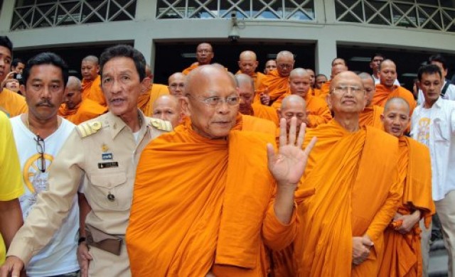 'พระสุเทพ'เทศน์สดุดีในงานบวชถวายในหลวง