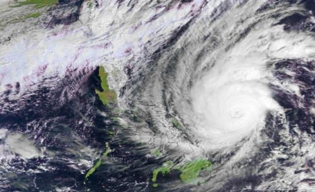 จับตาไต้ฝุ่นฮากูปิตขึ้นฝั่งตะวันออกฟิลิปปินส์