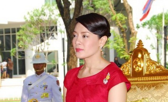 โปรดเกล้าฯ'พระองค์เจ้าศรีรัศมิ์'ลาออกจากฐานันดรศักดิ์