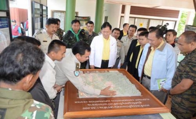 อธิบดีกรมอุทยานฯลงพื้นที่แก้ปัญหาช้างทำร้ายชาวบ้าน