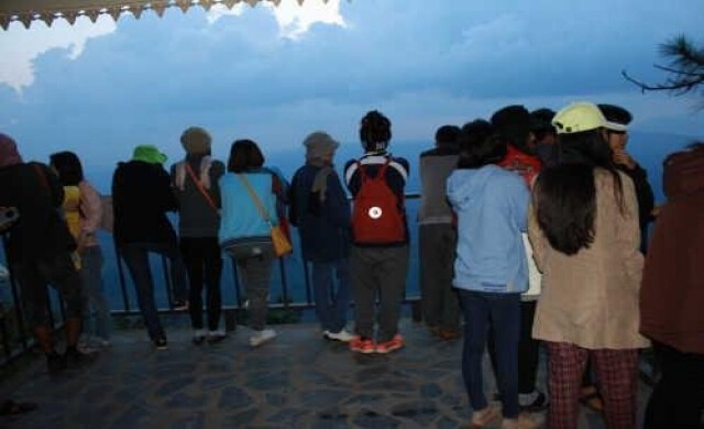 แห่เที่ยวหนาวเมืองเลยอุณหภูมิลดต่อเนื่อง