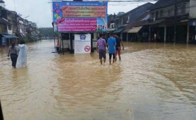 น้ำทะลักท่วมบ้านทุ่งลุงหาดใหญ่แล้ว