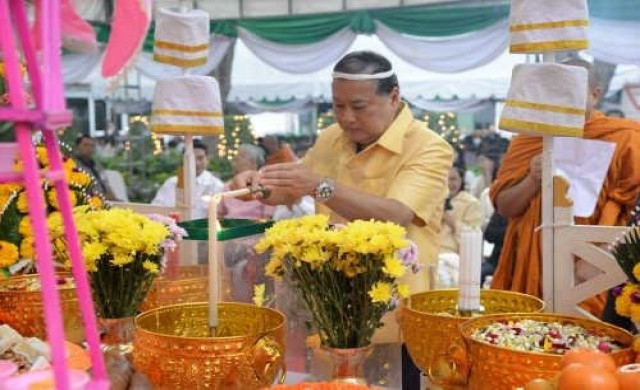 กทม.เจริญพระพุทธมนต์
