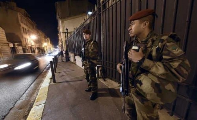 ฝรั่งเศสระดมกำลังหมื่นนาย เข้มปลอดภัย-ต้านก่อการร้าย