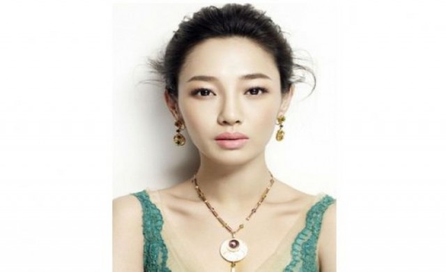 'ไป๋ไป่เหอ'รับบทสาวคลั่งศัลยกรรมในหนังปีเตอร์ ชาน