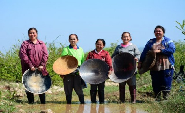 เล่น 'คำ' ที่ลำโขง