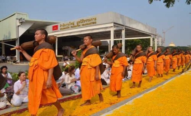 พระธุดงค์ธรรมชัยเดินทางถึงวัดพระธรรมกายแล้ว
