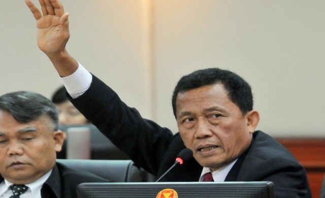 แนะเร่งเลือกตั้งต้นปี59ลดแรงกดดัน'ประยุทธ์' 