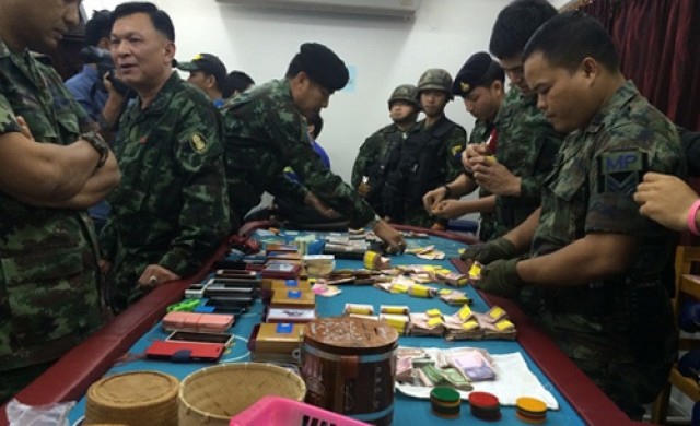 เด้ง3เสือ'สน.บางนา'เซ่นทหารจับบ่อนพนัน