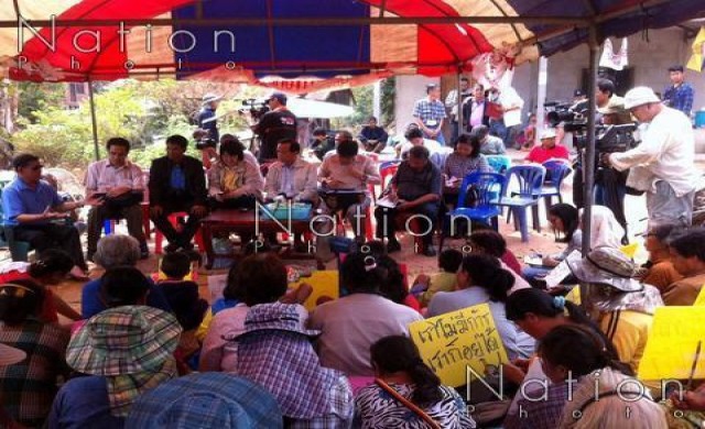 สปช.รับฟังปัญหาค้านขุดเจาะปิโตรเลียมบ้านนามูล