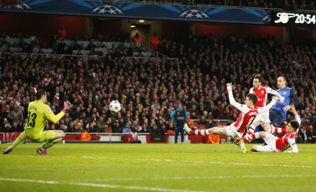 ปืนใหญ่อาการหนัก ส่อตกรอบบอลชปล. 