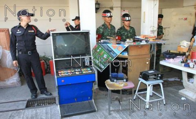 ทลายบ่อนเตาปูน พบยาเสพติด-ปืนกระสุนอื้อ