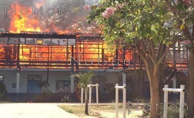 ไฟไหม้อาคารไม้โรงเรียนวัดคุยขวาง วอดทั้งหลัง