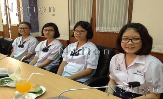 4นร.เก่งเมืองสองแคว สอบโอเน็ตเต็ม100
