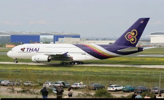 เครื่องบินไทยชนนกที่เนปาลดีเลย์4ชม.