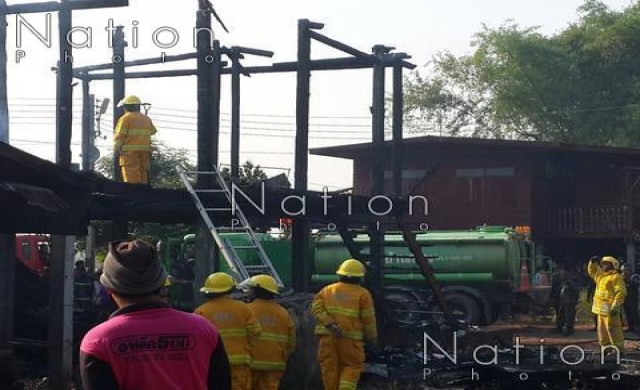 เพลิงไหม้บ้านวอดทั้งหลัง คาดไฟฟ้าลัดวงจร