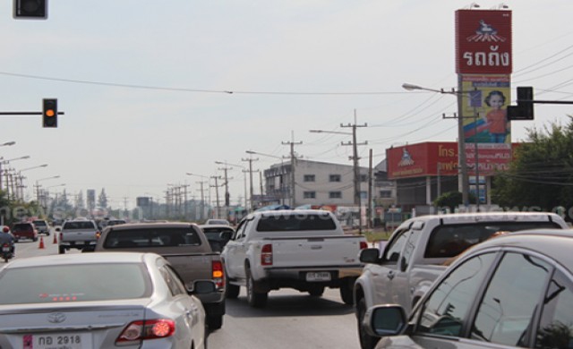 เปิดถนนสายหม่ำยาวรับสงกรานต์