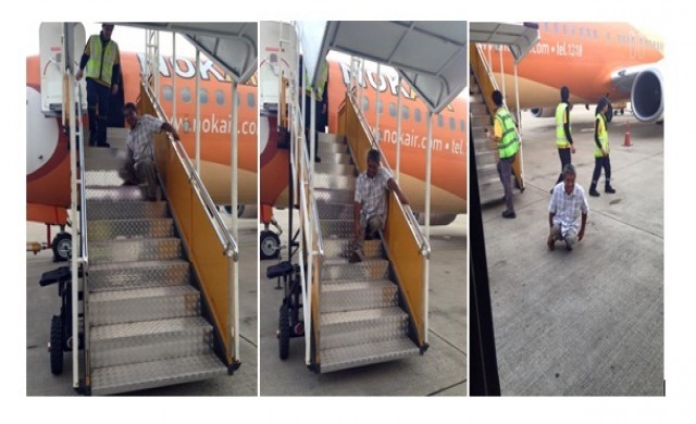 สายการบินดัง ปล่อยคนขาพิการลงเครื่องเอง!