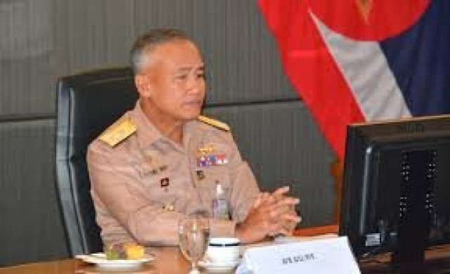 ผบ.ทร.ส่งโปรเจคเรือดำน้ำเข้าครม.