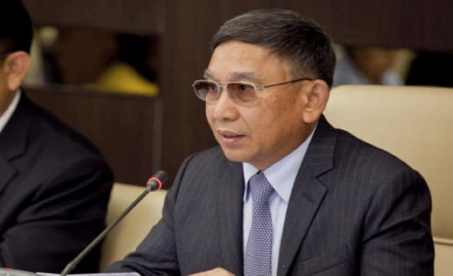 'ประจิน'เบรกขึ้นค่าแท็กซี่-เซอร์ชาร์ต