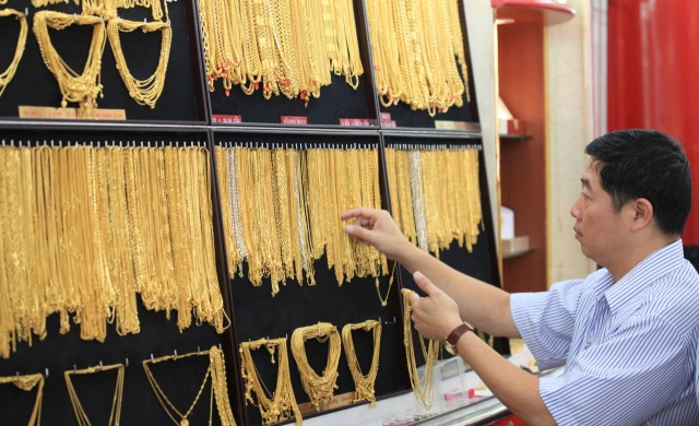 ตลาดทองฮ่องกง (เย็น) ซื้อขายที่ 1,214.45 ดอลลาร์/ออนซ์