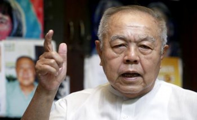 ส.ศิวลักษณ์-นศ.เดินทางมาให้กำลังใจนศ.ที่ถูกตำรวจจับกุม