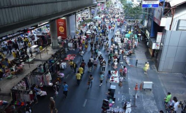 งดจัด'สีลมถนนคนเดิน' มิ.ย.-ก.ค. หลังเข้าฤดูฝน