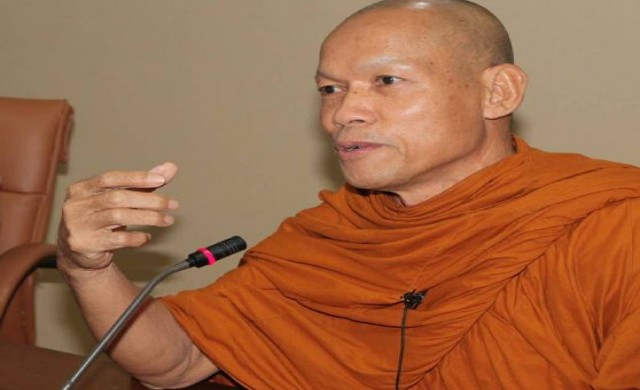 'พุทธะอิสระ'ยื่นกมธ.ยกร่างฯ หนุน'สมัชชา-สภาพลเมือง' 