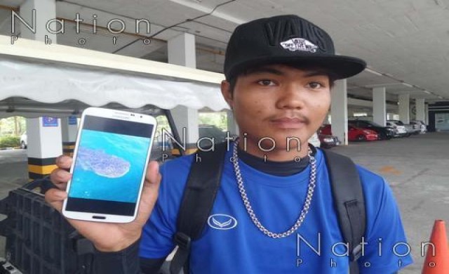 เผยคลิป'ฉลามวาฬ' ว่ายวนเวียนท้ายเรือนทท.