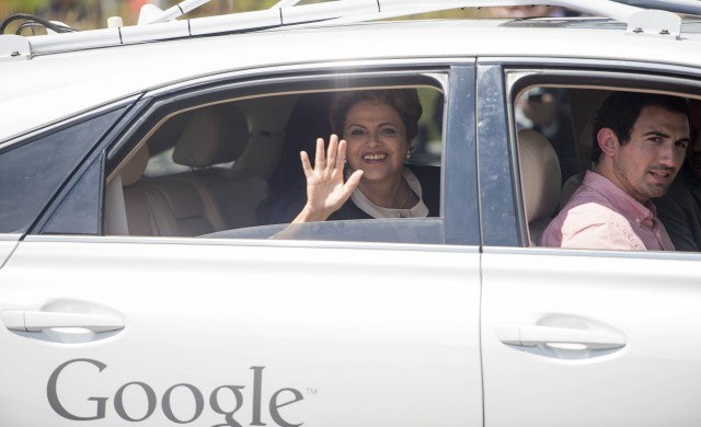 ปธน.บราซิลนั่งรถอัตโนมัติทัวร์ 'กูเกิล'