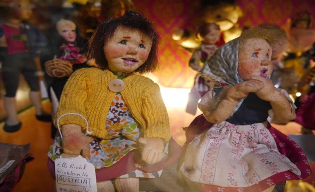 วิจิตรเหนือกาลเวลา ตุ๊กตาไทย’บางกอกดอลล์’ 