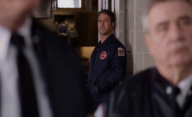 'กระตุกหนวดเสือ'ในChicago Fire